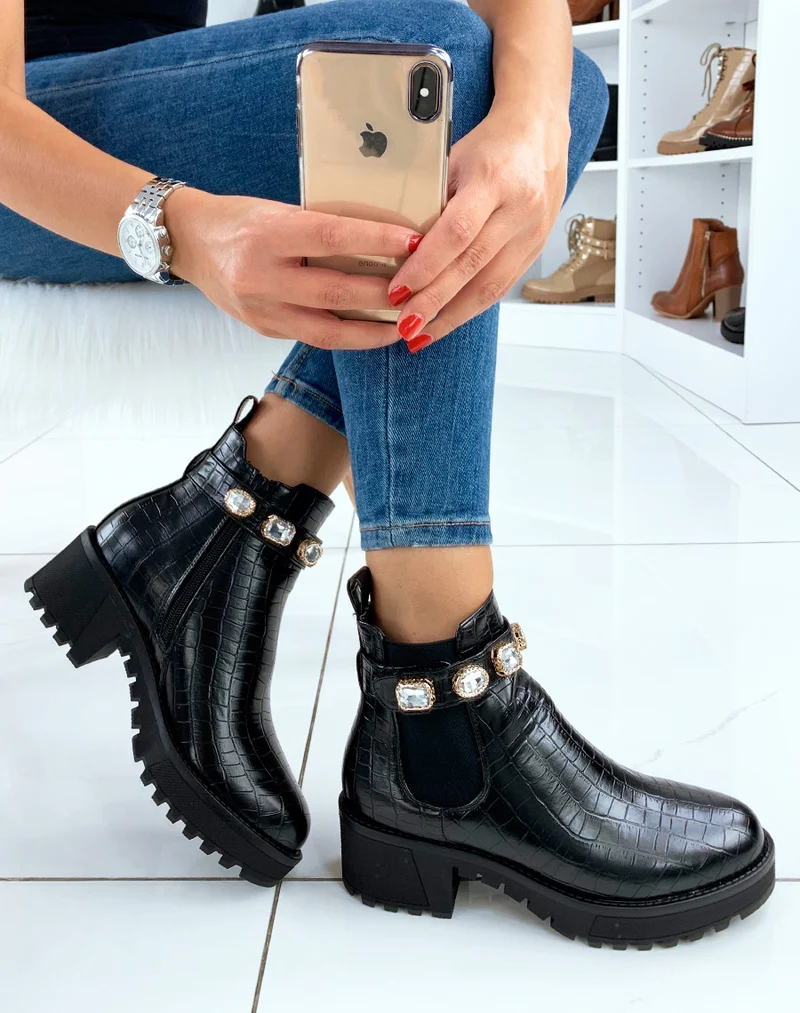Bottines noires à talons mi-haut