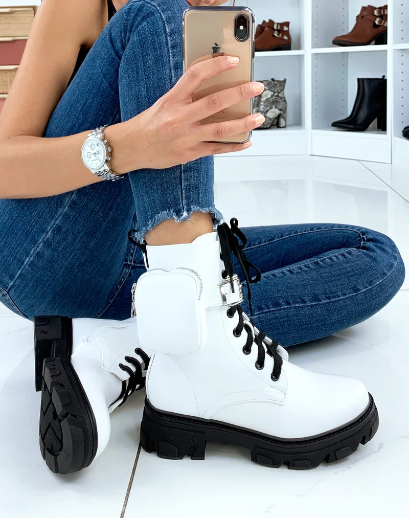 Bottines hautes blanches semelle crantée à pochette