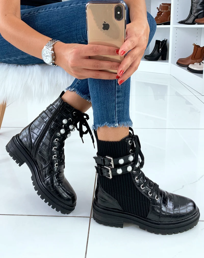 Bottines montantes noires effet croco