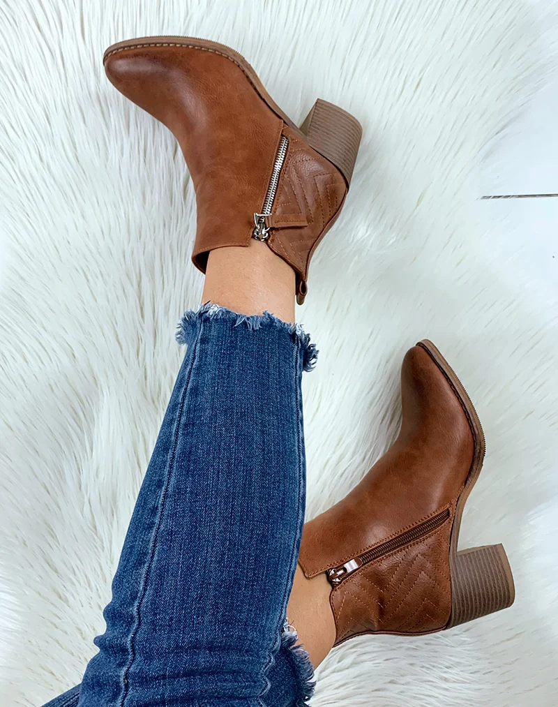 Bottines basses camel à talons mi-haut
