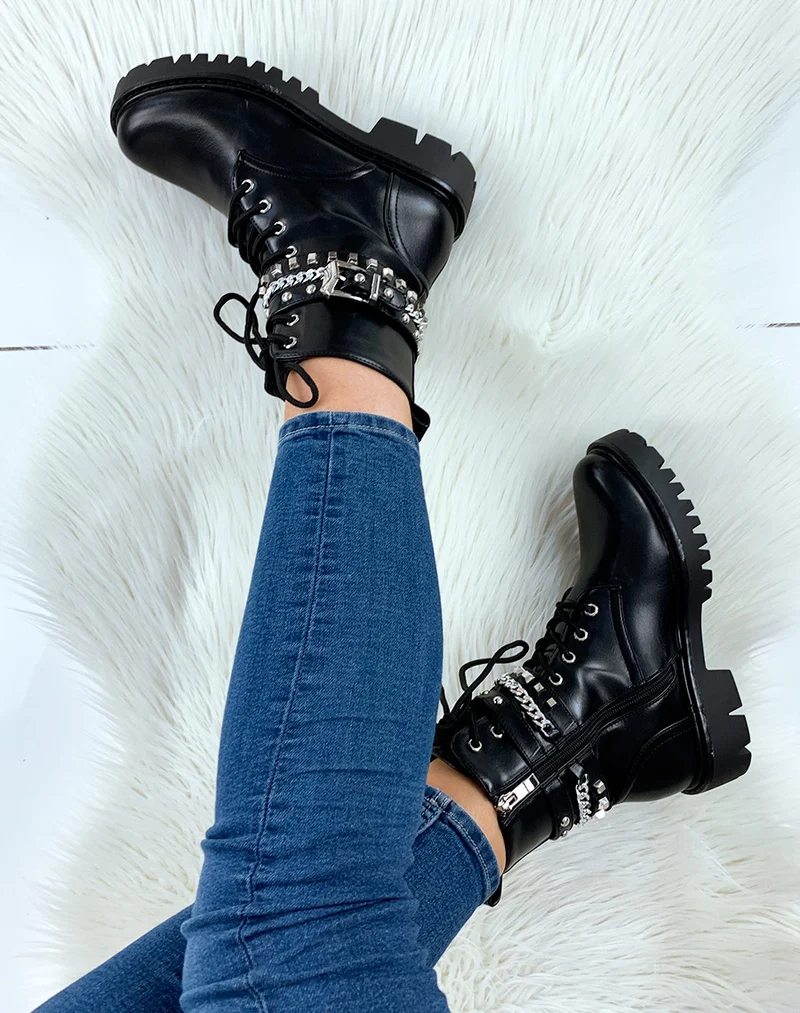 Bottines montantes noires à chaines