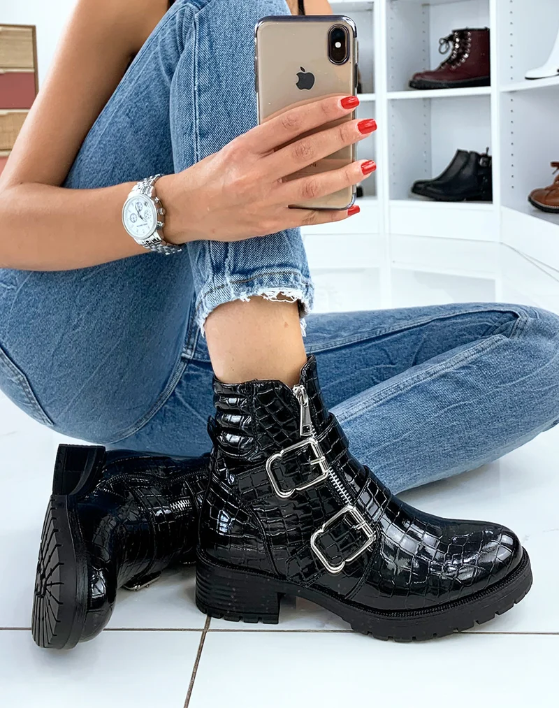 Bottines montantes vernies noires croco avec deux boucles