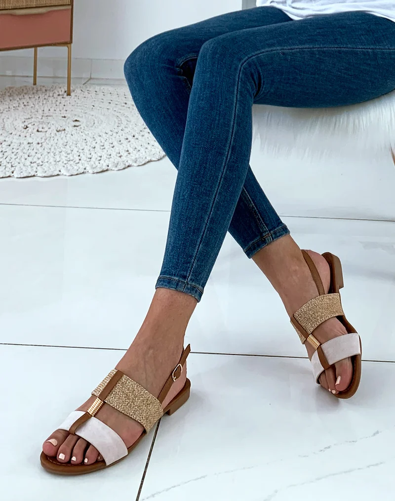 Nu-pieds beiges et en osier tressé