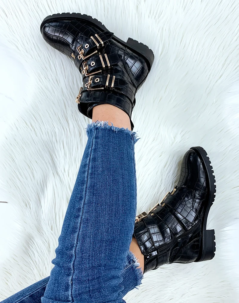 Bottines montantes noires effet croco à boucles dorés