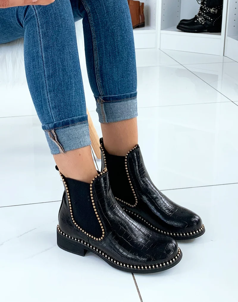 Bottines noires effet croco et perle d?ornement