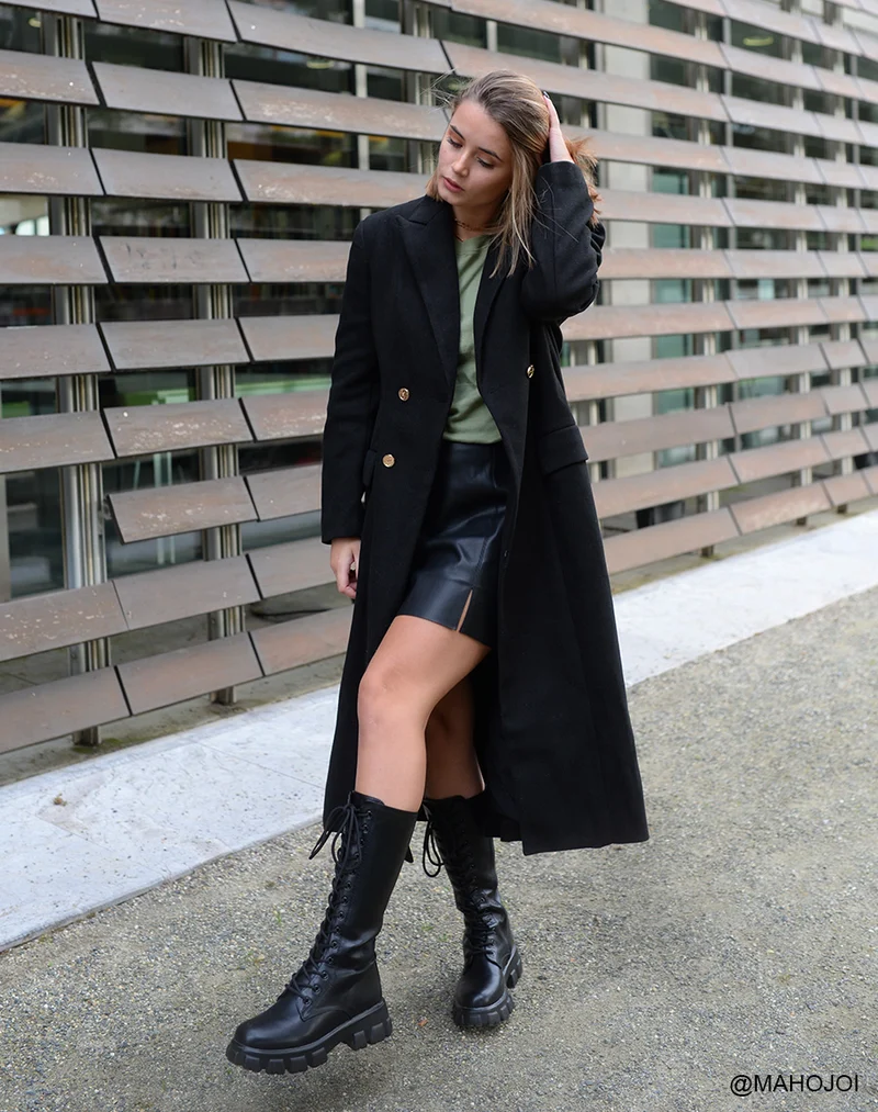 Bottes hautes noires à lacets et à poches