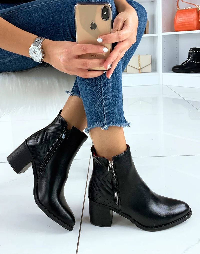 Bottines basses noires à talons mi-haut