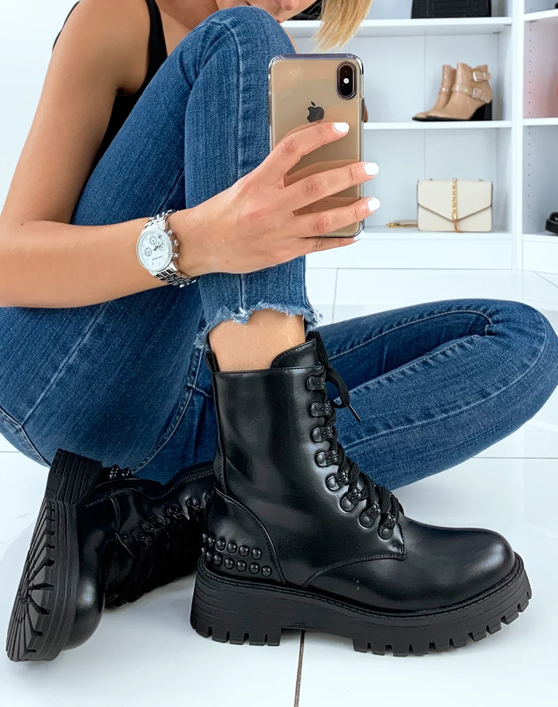 Bottines montantes noires à semelle crantée