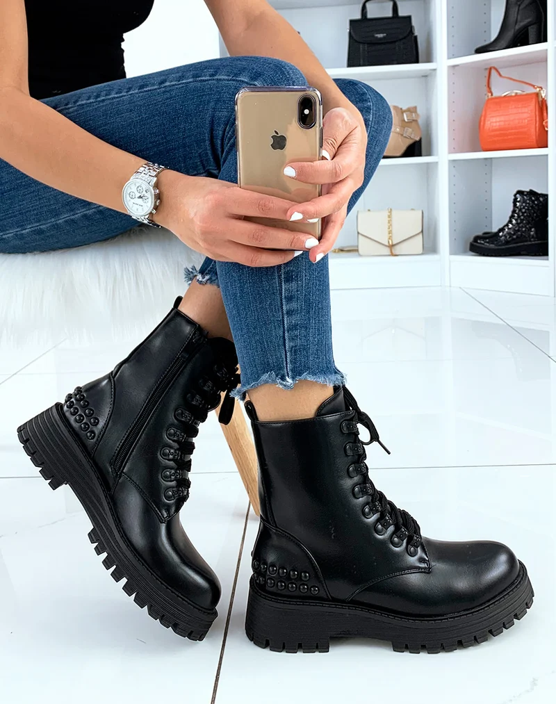 Bottines montantes noires à semelle crantée