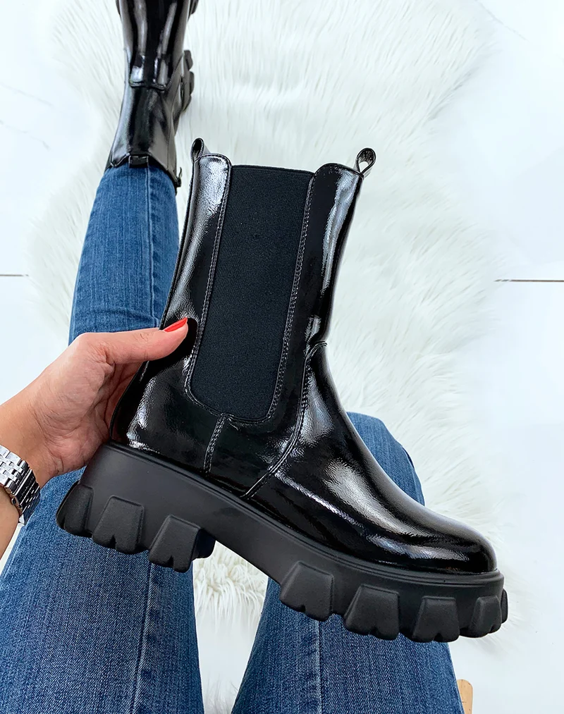 Bottes mi-mollet vernies noires avec semelle épaisse