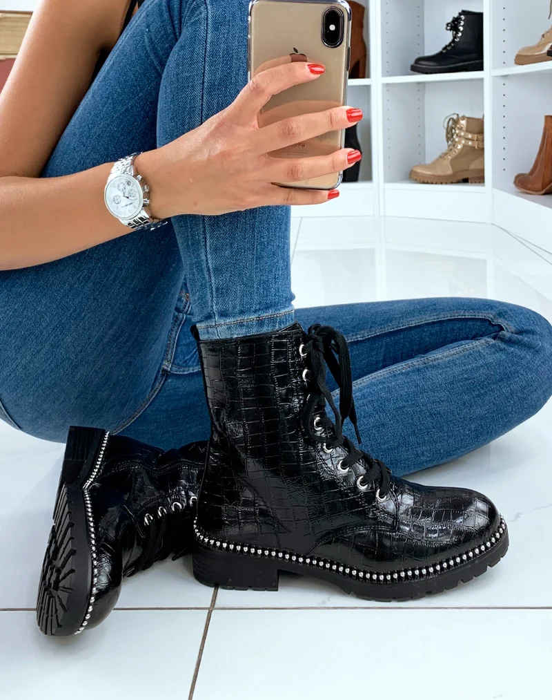 Bottines noires croco montantes à clous