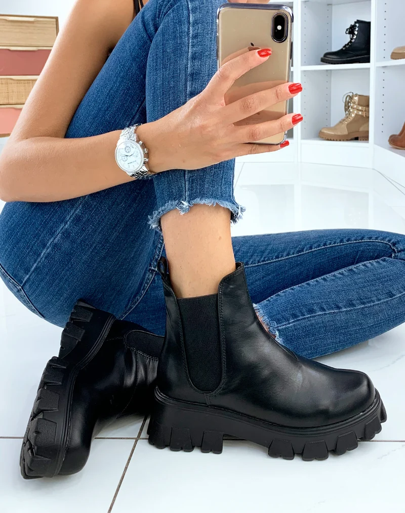 Bottines noires à plateforme crantée