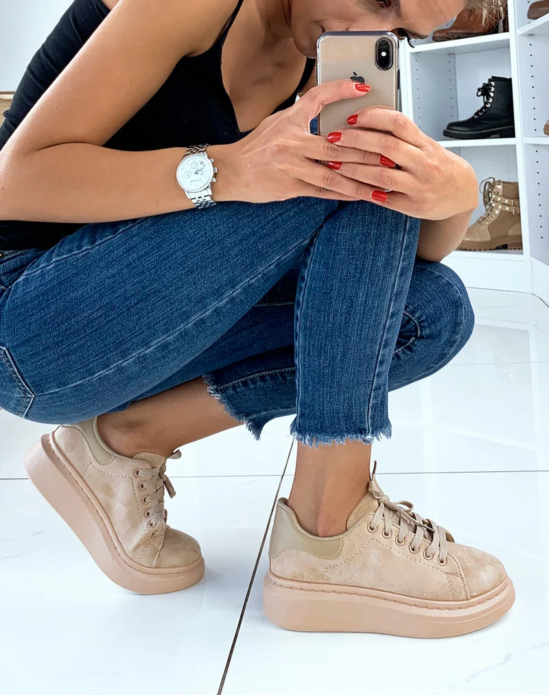 Baskets en suédine beige à plateforme