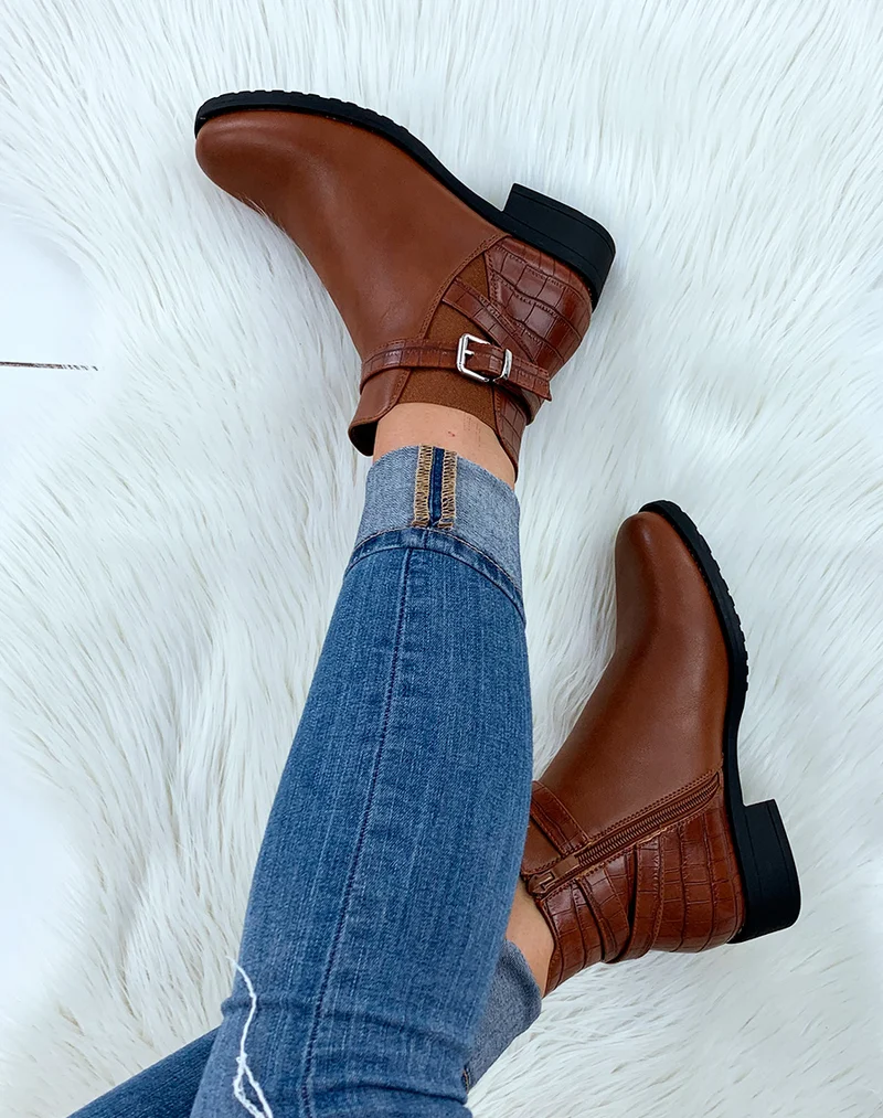 Bottines basses camel effet croco