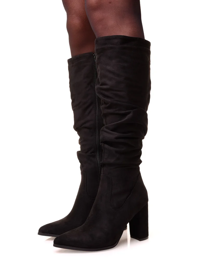 Bottes noires plissée en suédine à bout pointu