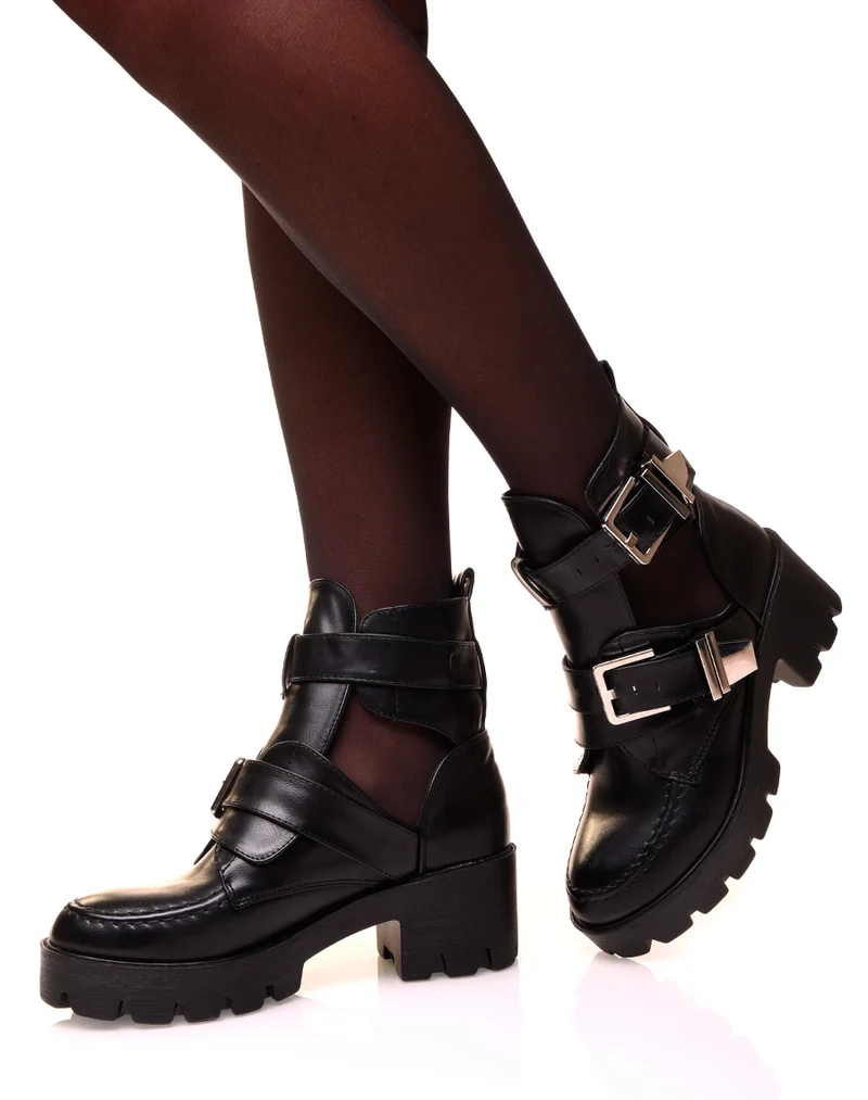 Bottines noires montantes ouvertes ajourées de boucles