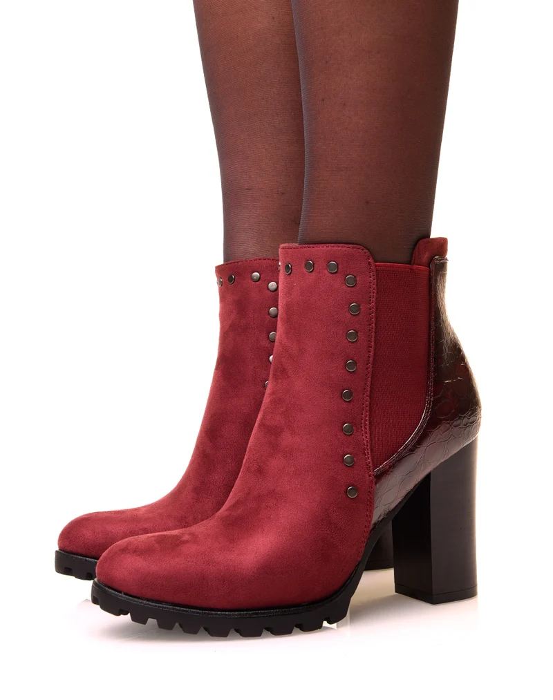 Bottines bordeaux à talons bi-matières et à détails cloutés
