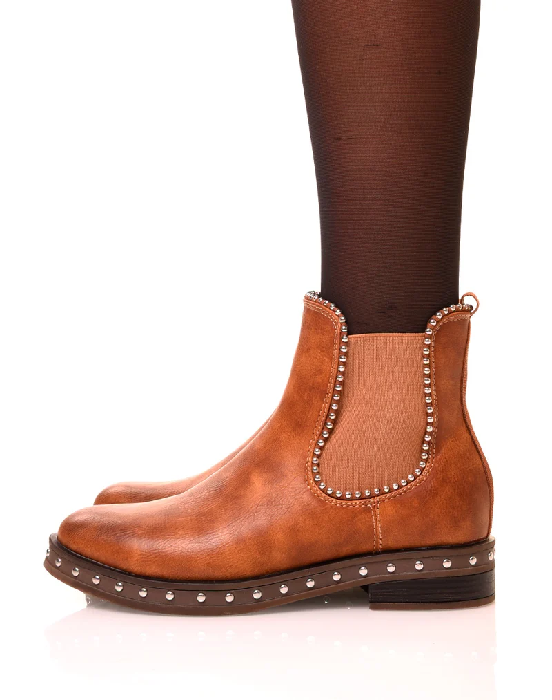 Chelsea boots camelles à détails perles