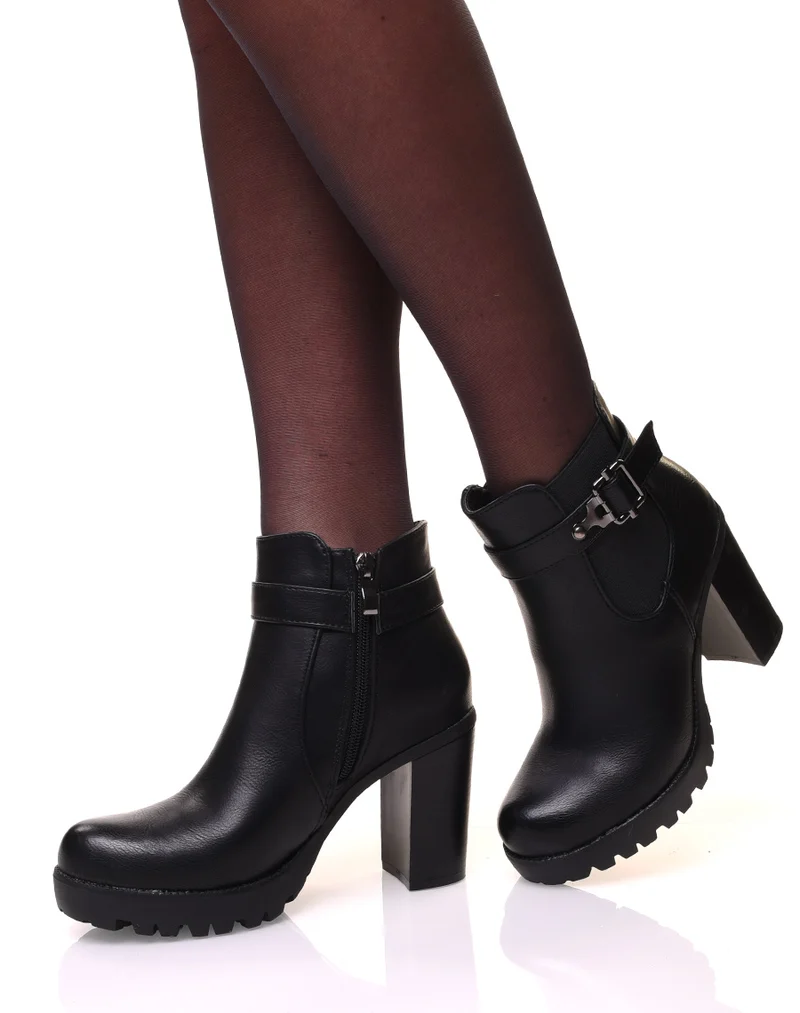 Bottines noires à talons épais à sangles