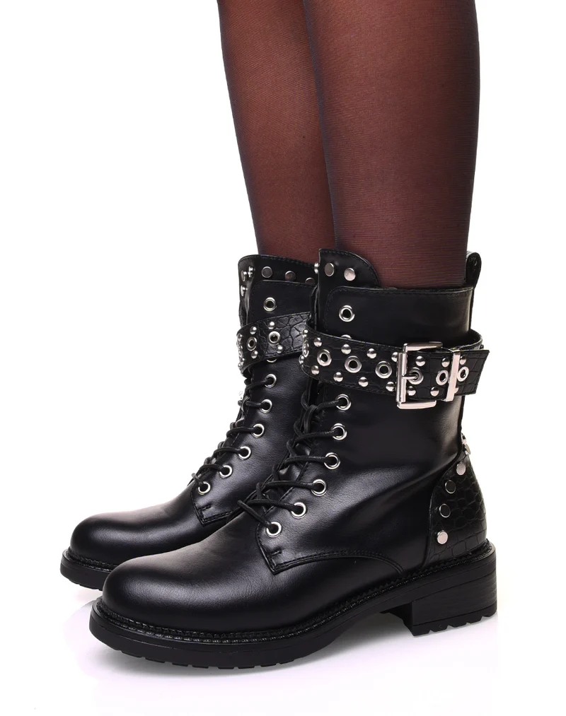 Bottines montantes noires à sangles et détails cloutés