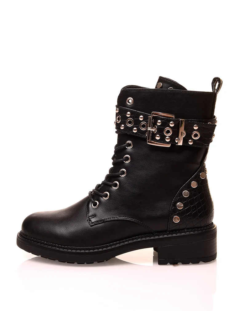 Bottines montantes noires à sangles et détails cloutés