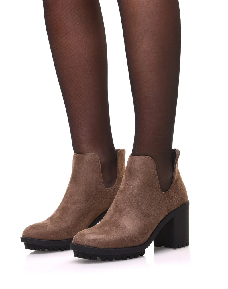 Bottines taupes ajourées et semelle crantée