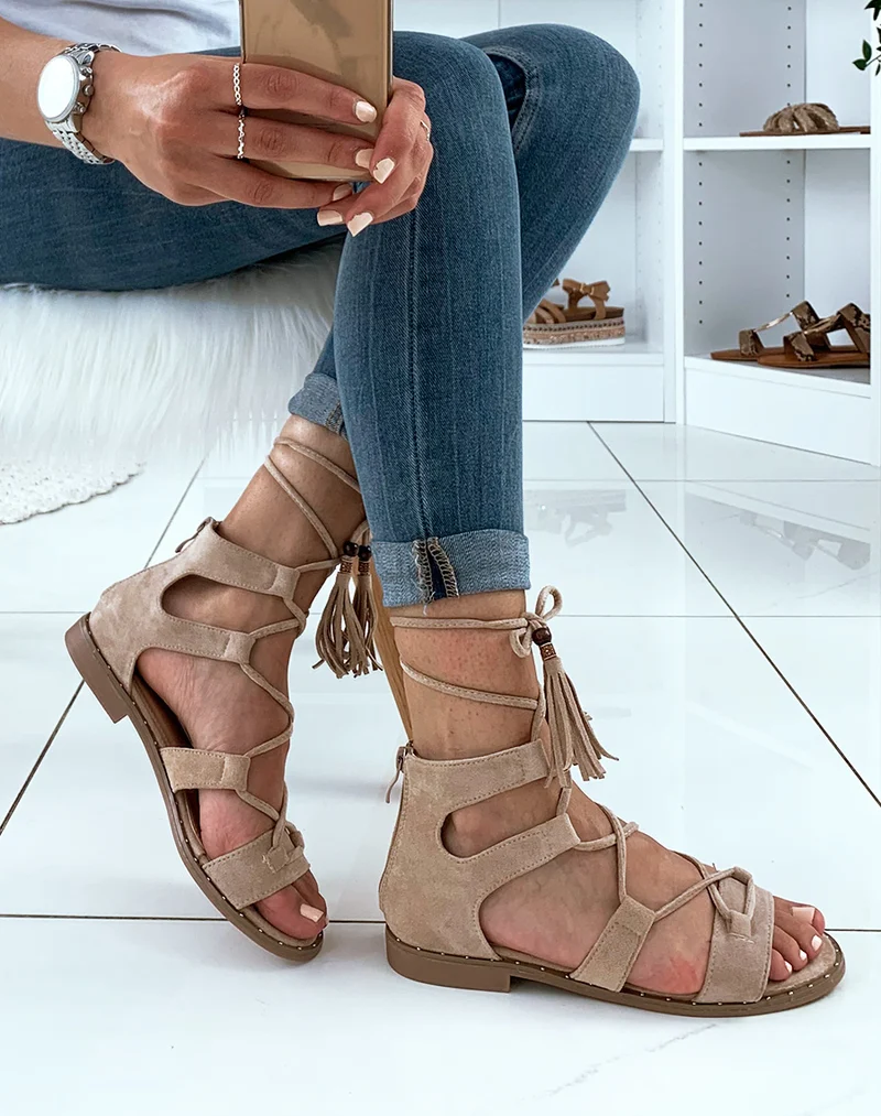 Nu-pieds en suédine beiges à multibrides entrecroisées