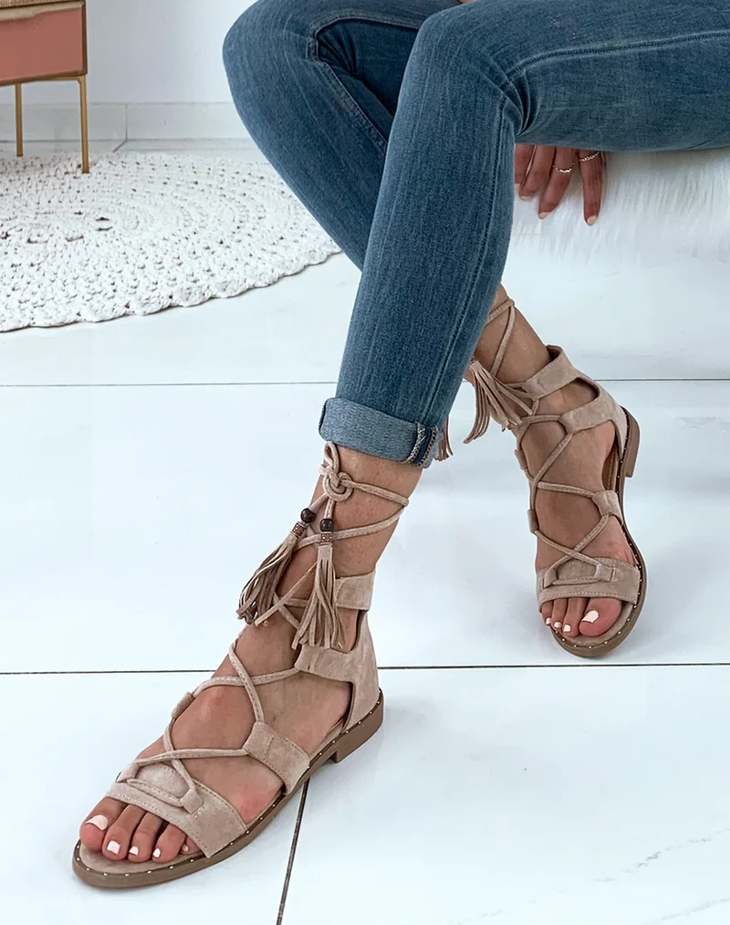 Nu-pieds en suédine beiges à multibrides entrecroisées