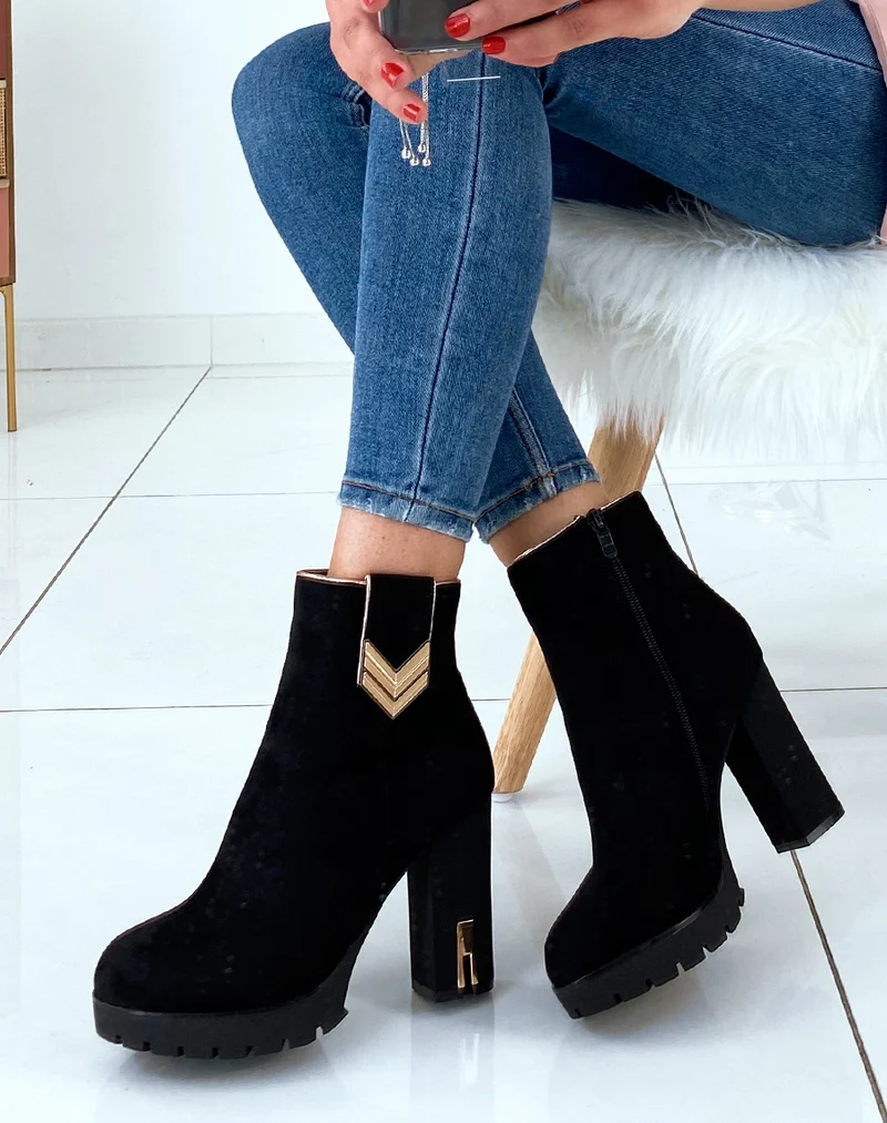 Bottines en suédine noires à talons