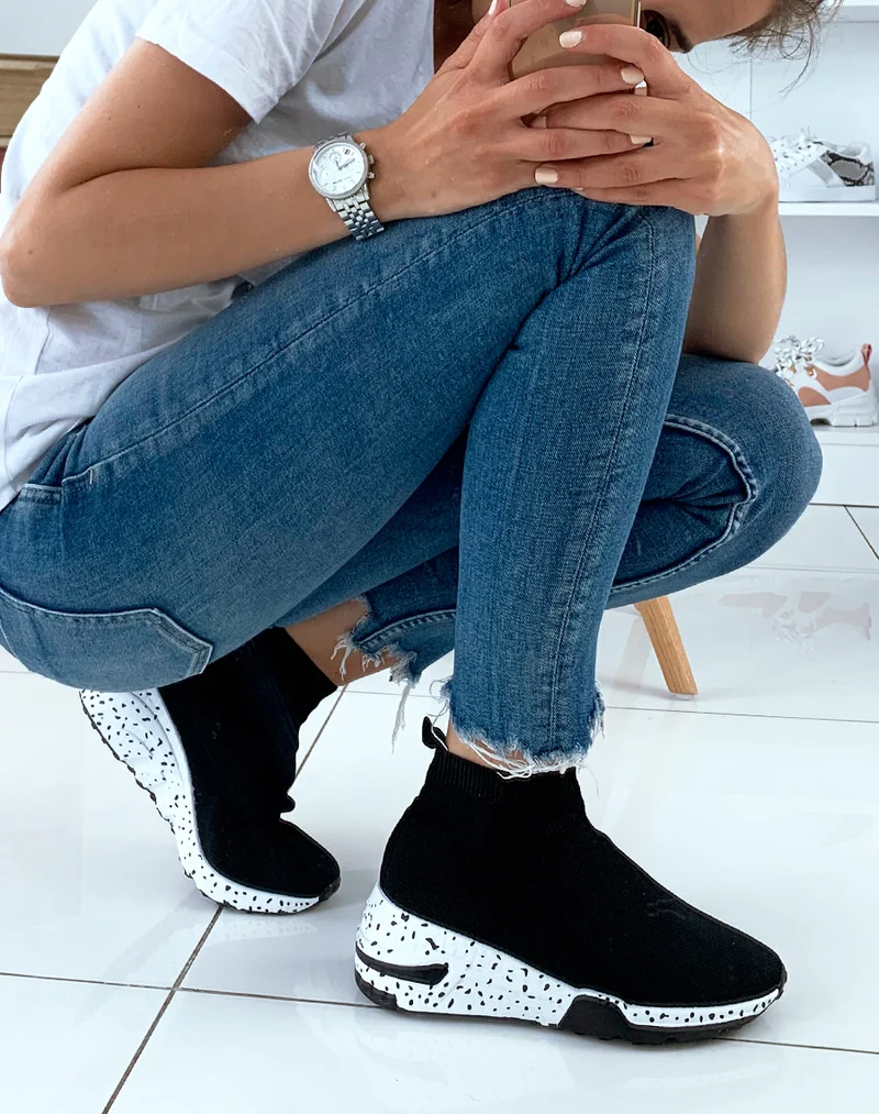 Baskets noires en forme de chaussettes à semelles fantaisies