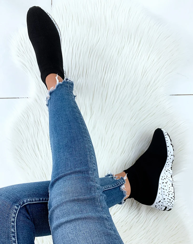 Baskets noires en forme de chaussettes à semelles fantaisies
