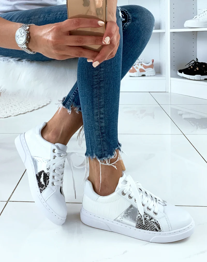 Baskets blanches à empiècements argentés croco blanc et python