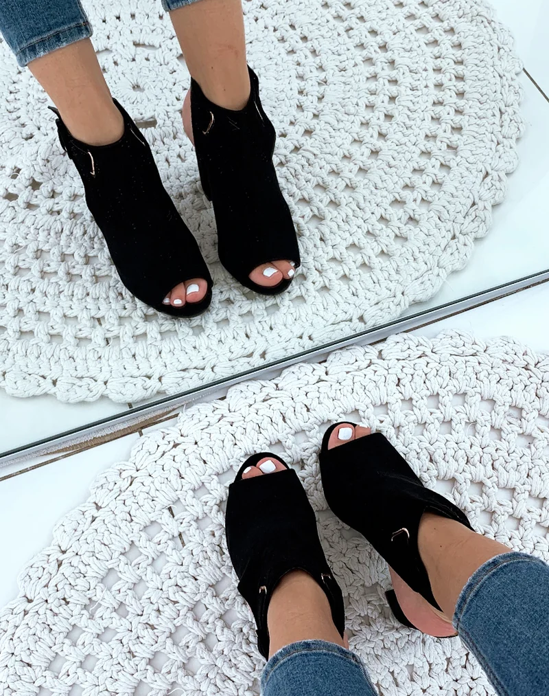 Sandales fermées à talons noires en suédine
