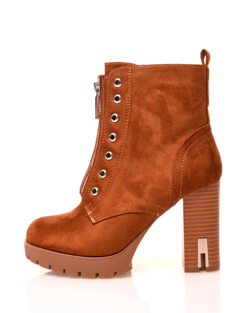 Bottines en suédine camelles à talons hauts