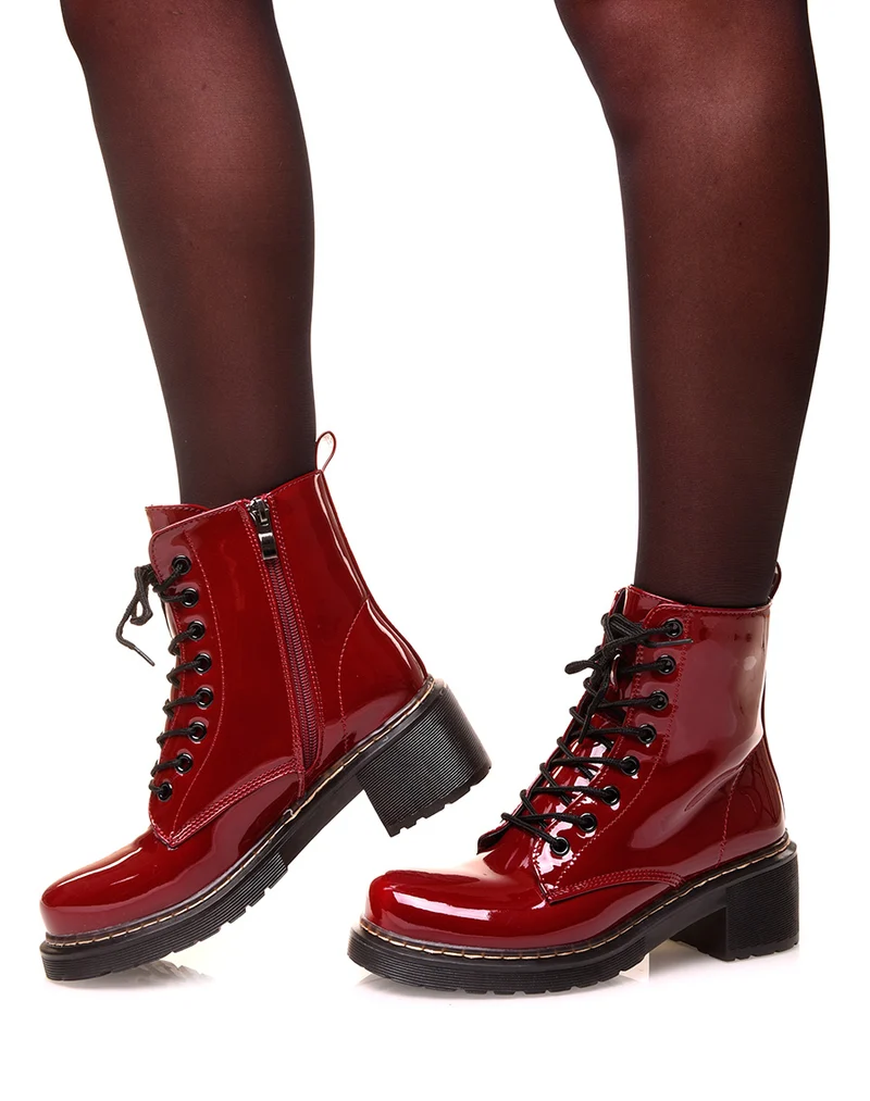 Bottines montantes bordeaux vernies à lacets