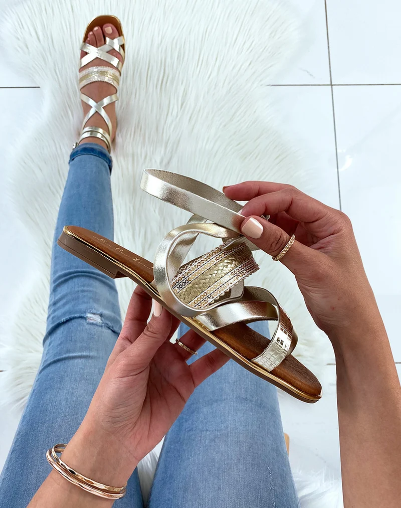 Nu-pied en cuir dorée à bride nouée