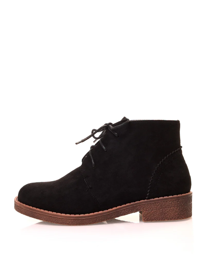 Bottines noires montantes en suédine à lacets