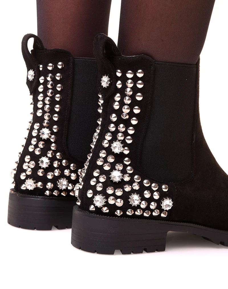 Chelsea boots noires en suédine ajourées de clous et de strass