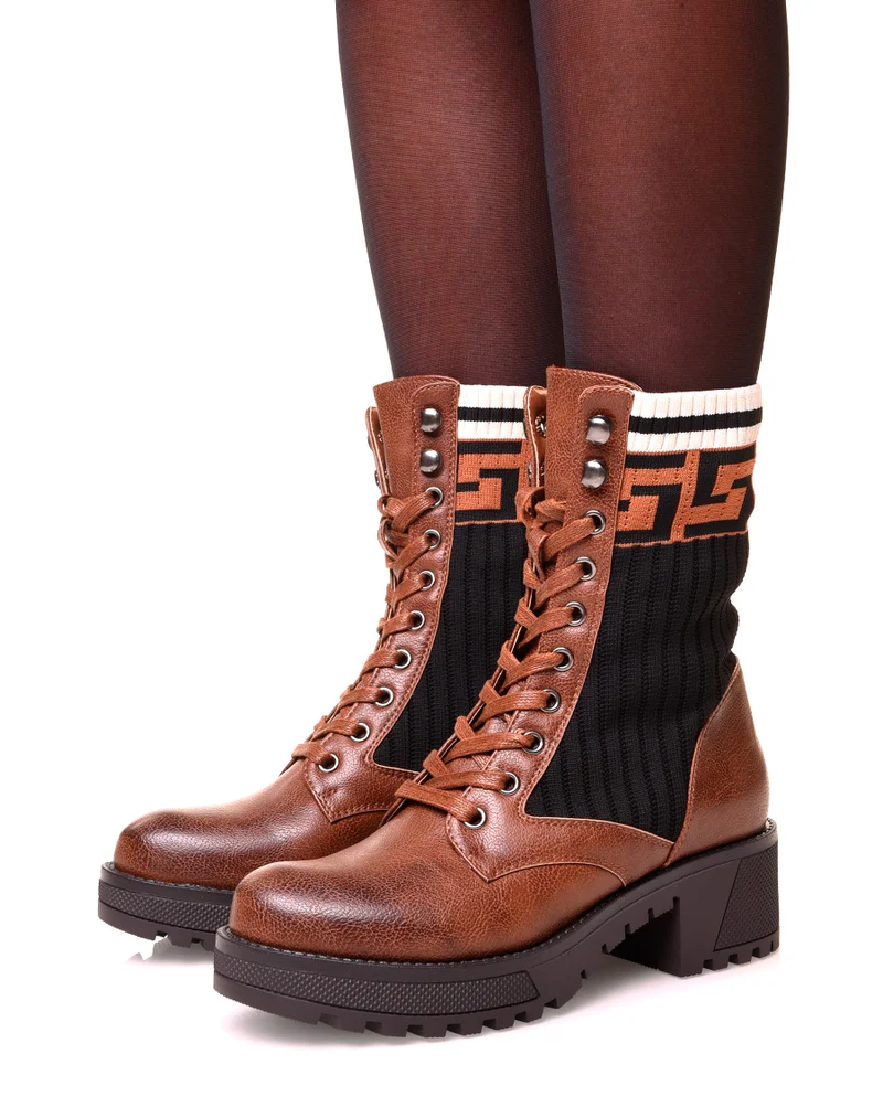 Bottines montantes marron à lacets