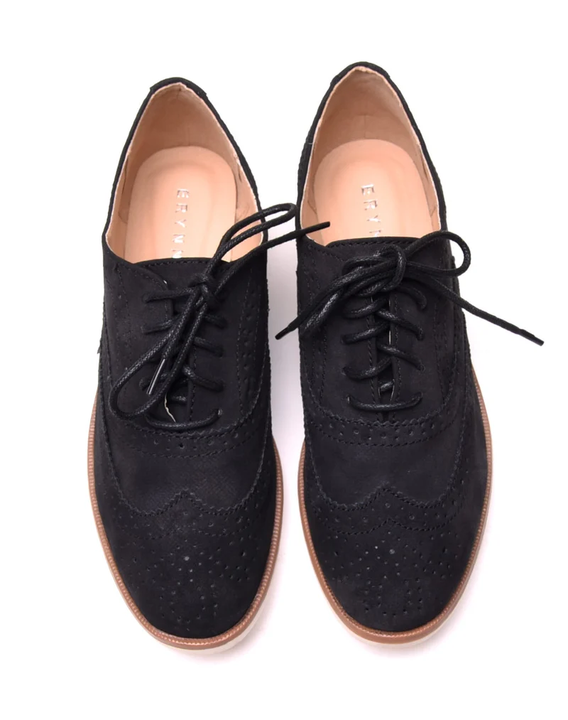 Derbies noires en suédine à lacets