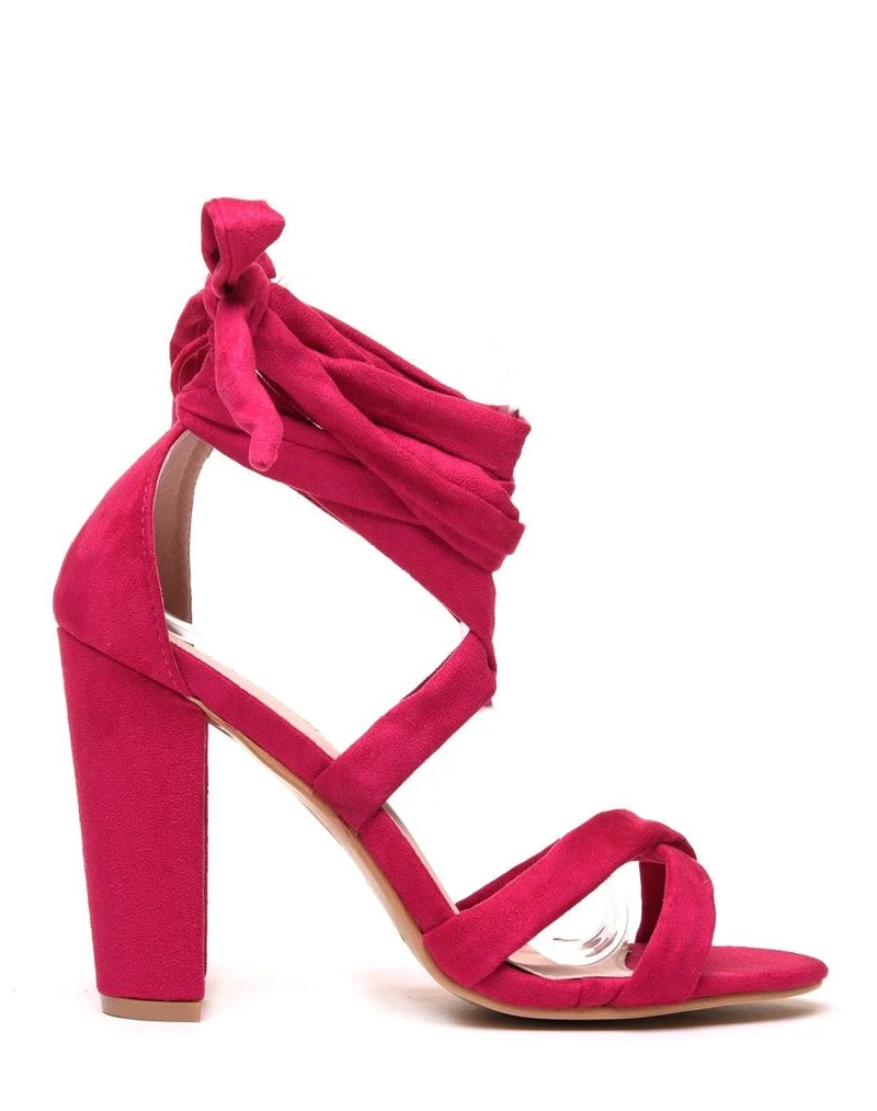 Sandales lacées fuchsia à talons en suédine