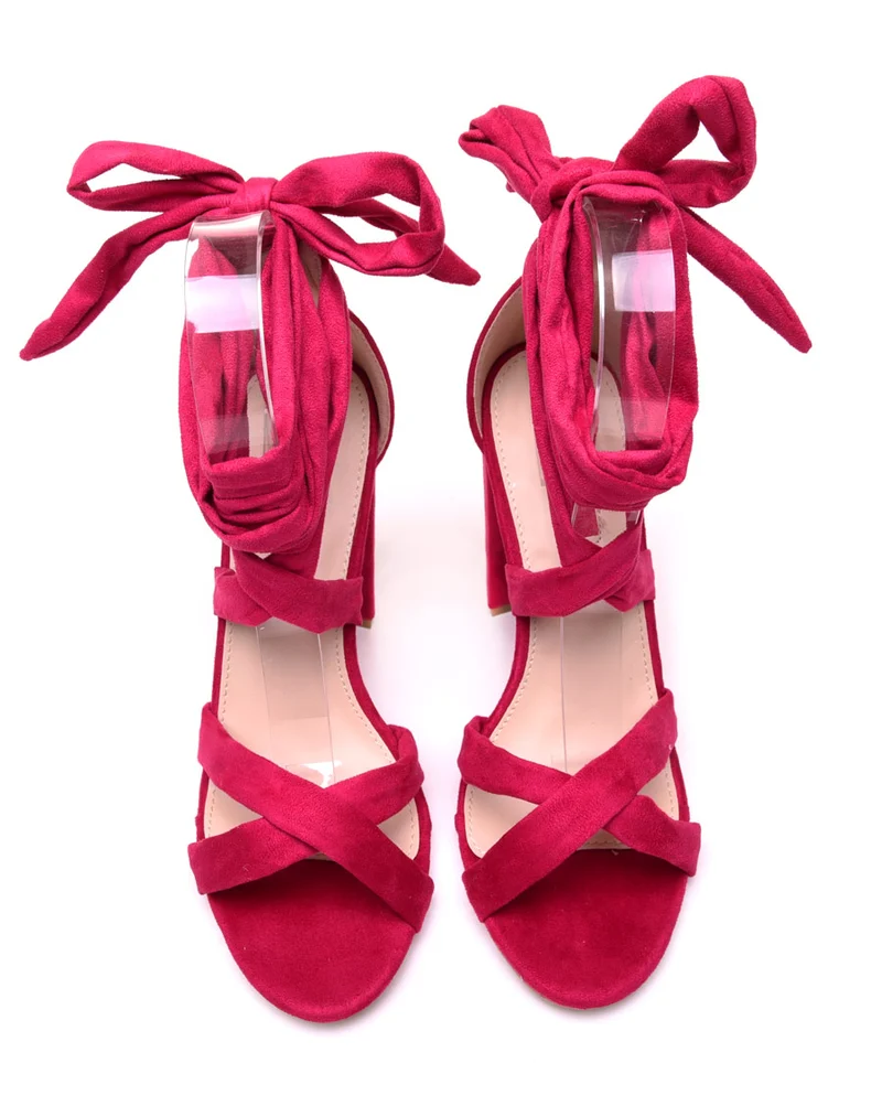 Sandales lacées fuchsia à talons en suédine