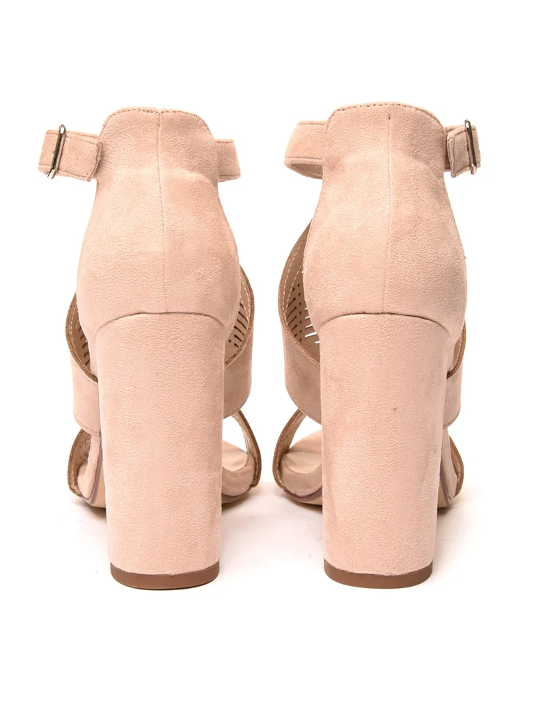 Sandales beiges en suédine à gros talons