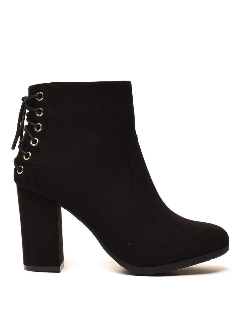 Bottines noires en suédine à lacets façon corset