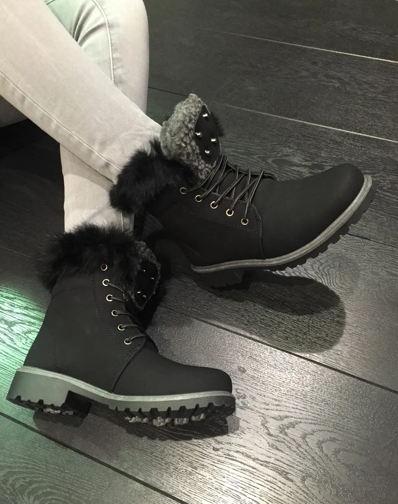 Chaussures montantes à lacets & fourrées noires