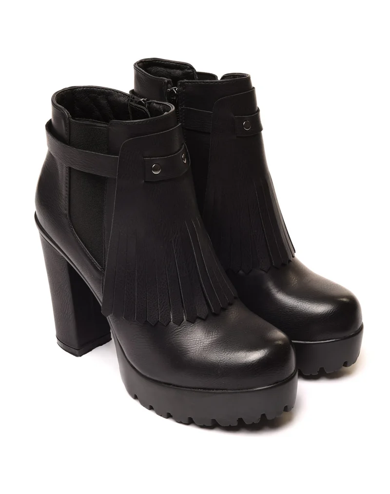 Bottines noires à franges et plateforme