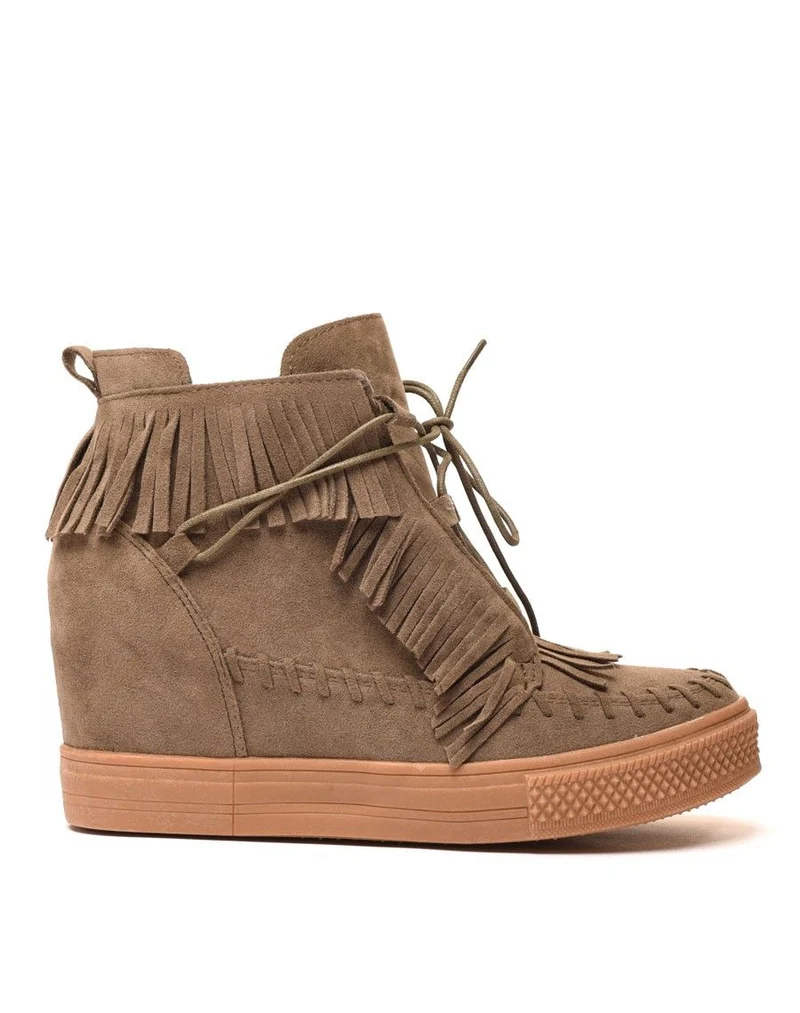 Baskets kaki clair compensées en suédine à franges