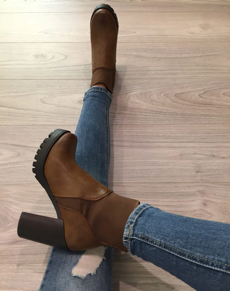 Bottines Chelsea à talons hauts camelles