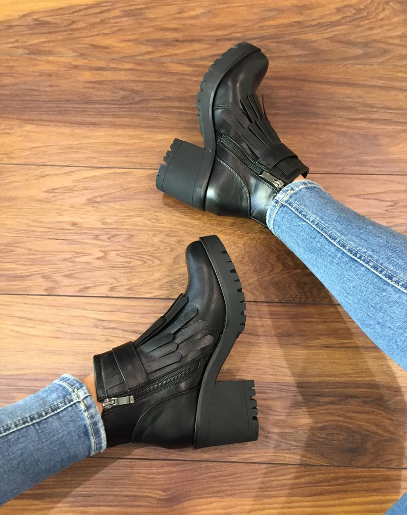 Bottines noires à franges à talons mi hauts