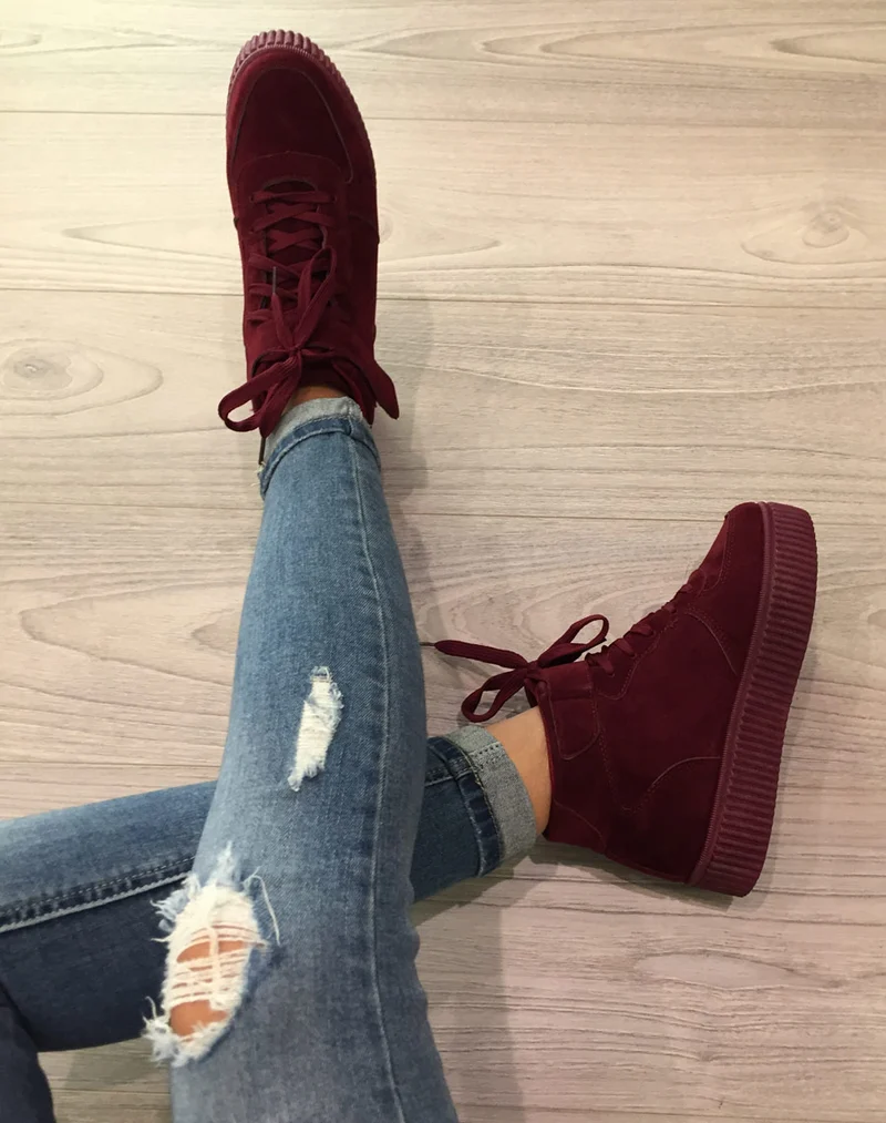 Baskets montantes à lacets en suédine bordeaux